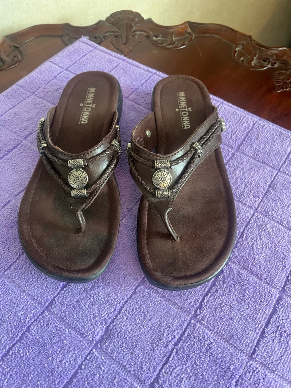 Minnetonka Brown Silverthorne Braided Thong Sandals with Concho Detail Size 7